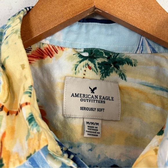 🦋 American Eagle Outfitters Tropical Beach Hawaiian Button Down T-Shirt Large - Picture 2 of 6
